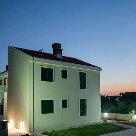 Apartment Skrivena *