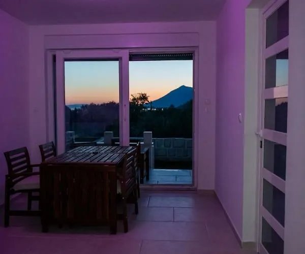 Skrivena * Žuljana