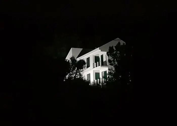 Skrivena *